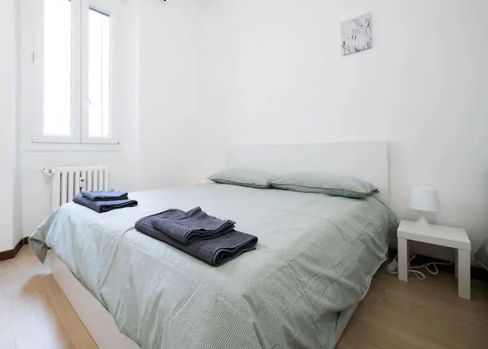 Apartment 4 Stops From The City Center